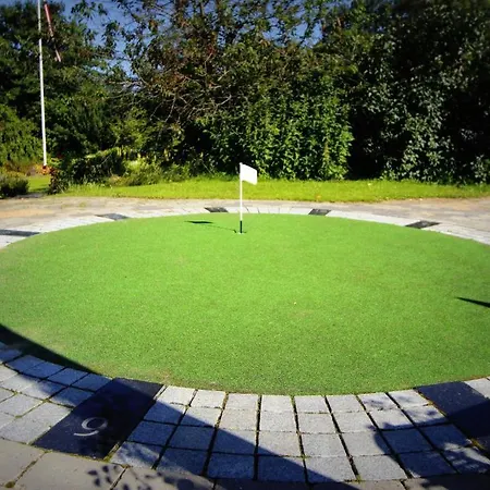 斯塔特里斯堪迪赫斯特公寓式酒店 农家乐 比隆